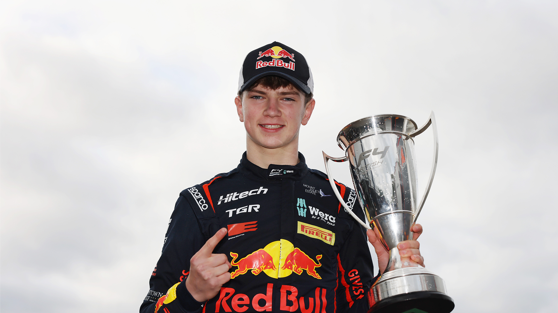 Fionn McLaughlin reigns supreme to be crowned 2025 Wera Tools British F4 champion